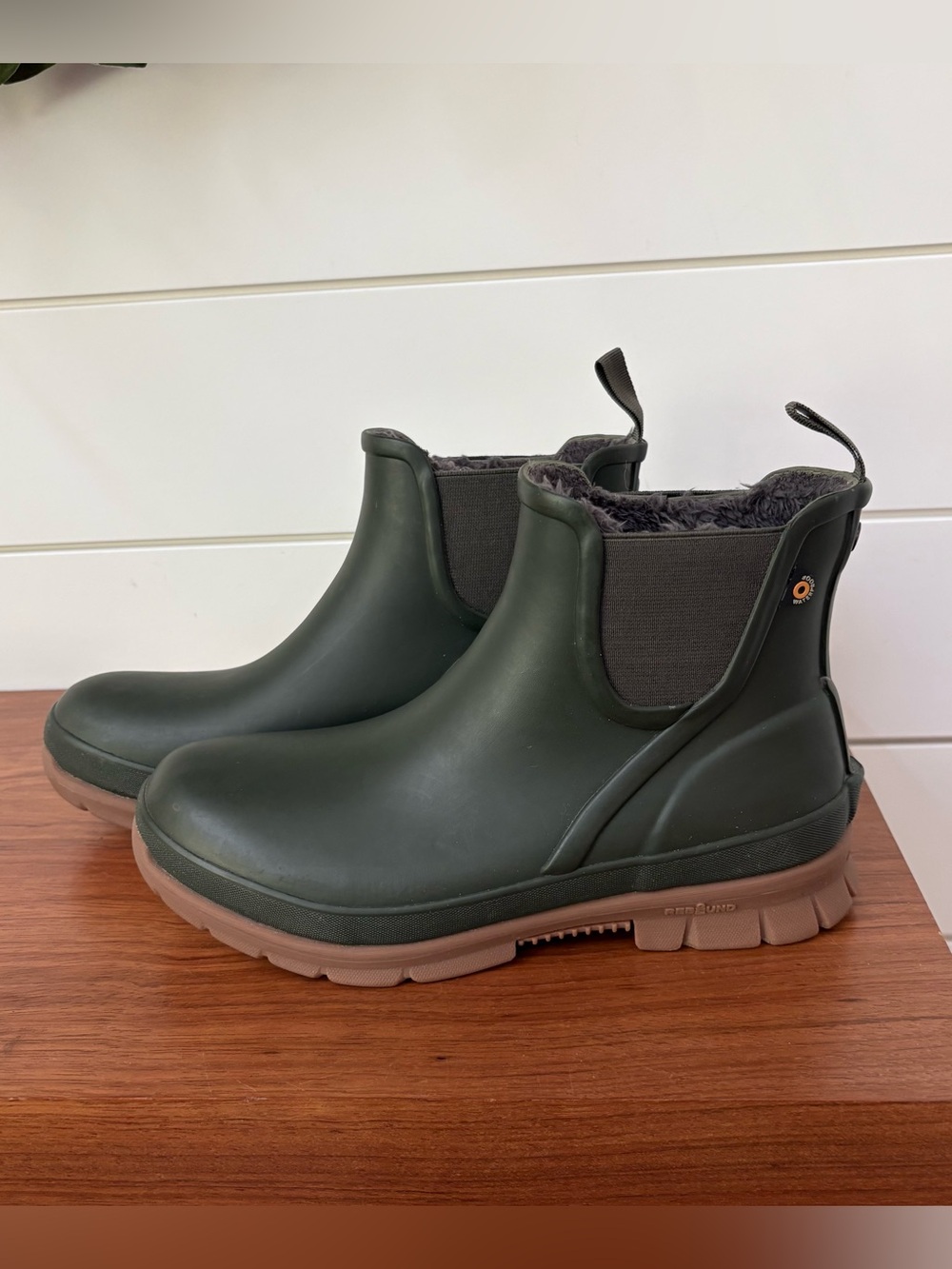 Bogs Women's Amanda Plush II Chelsea Slip On Rain Boots Faux Fur Lined Green 7